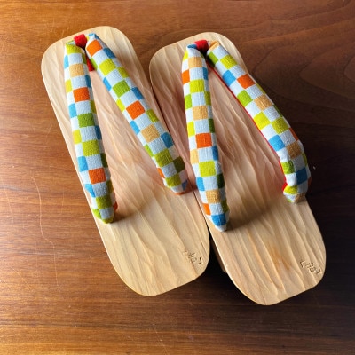 郡上踊り　踊り下駄　槍鉋(やりかんな)下駄　女性用Lサイズ　鼻緒/市松