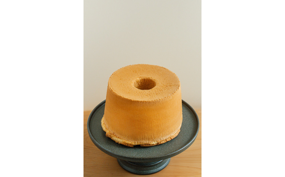 こだわりの卵、国産材料を使用した米粉しふぉんケーキ　こだわりのプレーン［ 米粉シフォンケーキ プレーン 国産材料 卵 甜菜糖 スイーツ 人気 おすすめ ギフト プレゼント グルメ おいしい お取り寄せ 通販 送料無料 ふるさと納税 ］