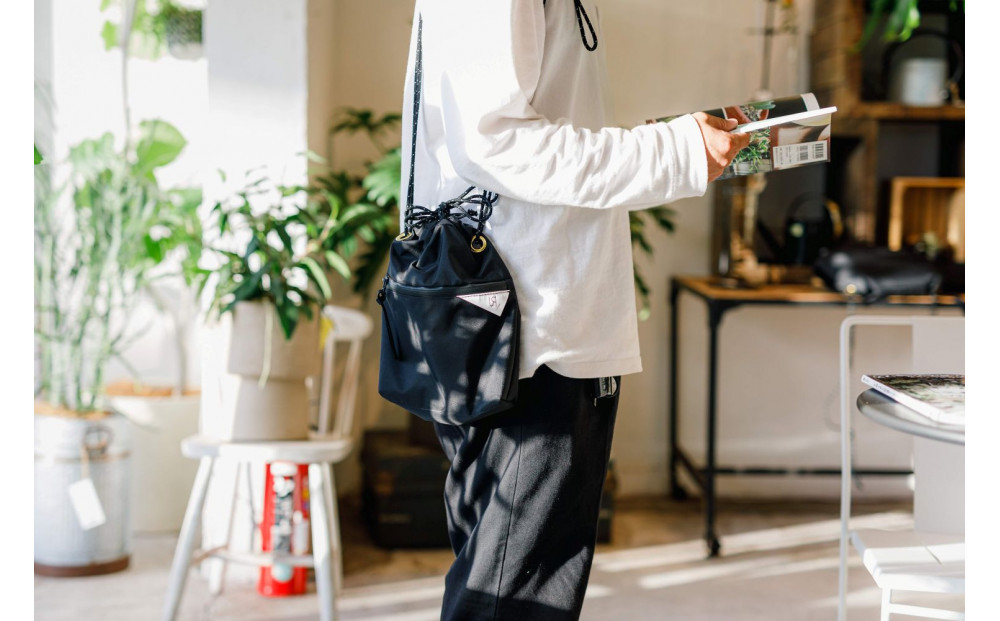 巾着型でも片手で開けれる　Enjyu 2　Super water repellent