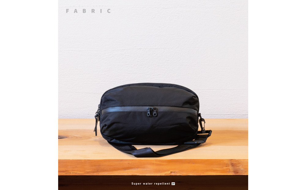 女性も使いやすいボディバッグ　UDUKA　Super water repellent