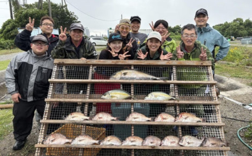 爆釣 美浜フィッシングパーク 利用券 1日券 女性・子ども（小学生以下）用 体験 チケット ｜ 海釣り 釣り堀 釣堀 旅行 アクティビティ アウトドア スポーツ ギフト券 券 体験チケット 釣り竿 釣竿 竿 釣り餌 レンタル 釣 愛知県 美浜町 知多半島