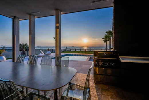 CORAL SUITE VILLA chita ＜限定日なし（土日祝可）＞ 宿泊券 1日1組限定 1棟貸切 | 旅行 観光 宿泊 チケット プライベートヴィラ プール サウナ BBQ 知多半島 知多 愛知県 美浜町