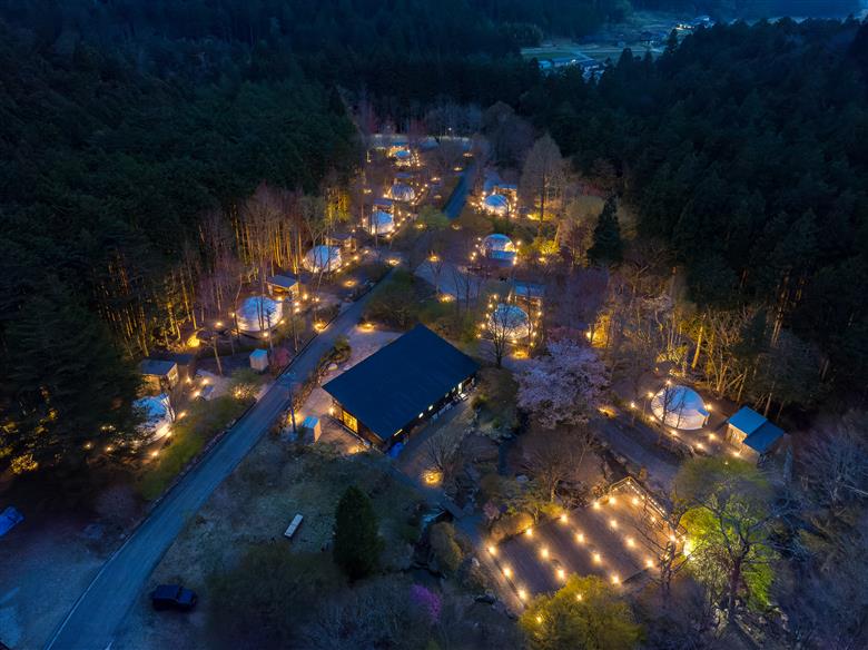 愛知県最大級！全室プライベートサウナ付き SHITARA VILLAGE 宿泊ギフト券(10,000円分) 宿泊券 グランピング サウナ プライベートサウナ 旅行券 旅行 キャンプ バーベキュー -042