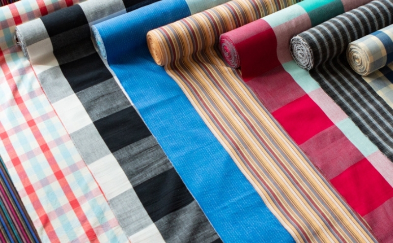 【伊勢木綿】反物〈臙脂・布団縞〉三重県指定伝統工芸品　反物 着物 和装 伊勢 木綿 伝統工芸品 三重県 津市 ファッション 服 男性 メンズ 女性 レディース 織物