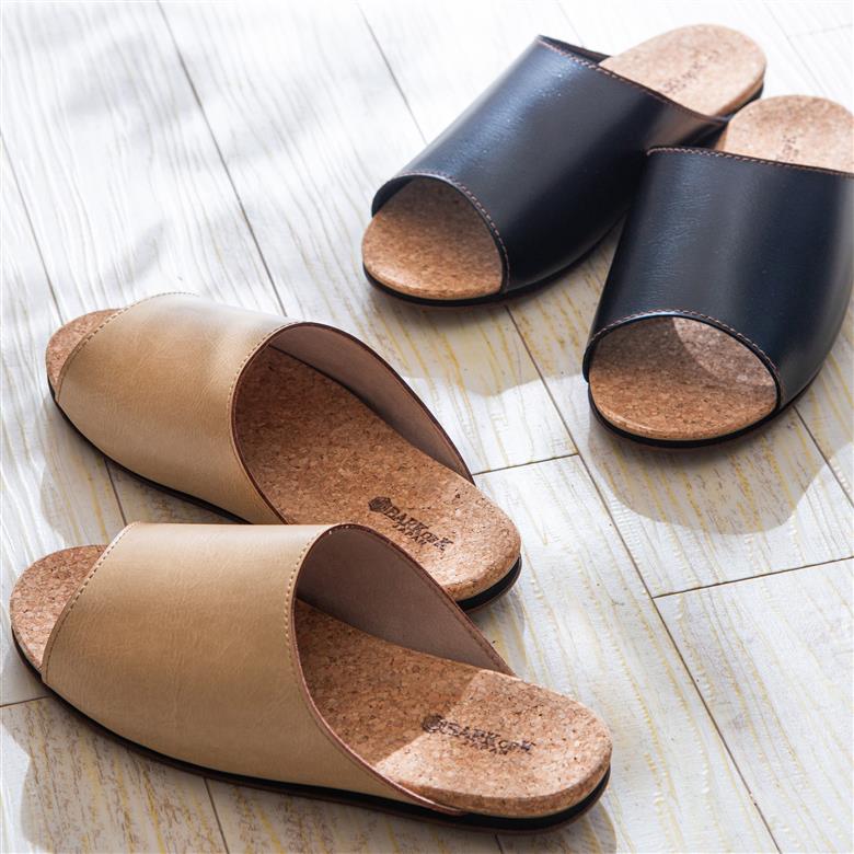 【4足セット】Made in Japanの高品質　ルームシューズの理想形。天然素材、静音性、高反発クッションで足にやさしい、 コルクでむれにくい、来客時も合成皮革とシンプルカラーのデザインで、さりげないセンスを！ 「バークオブケイ」コルクルームシューズ（M・25.0cm・レッド） レッド Mサイズ