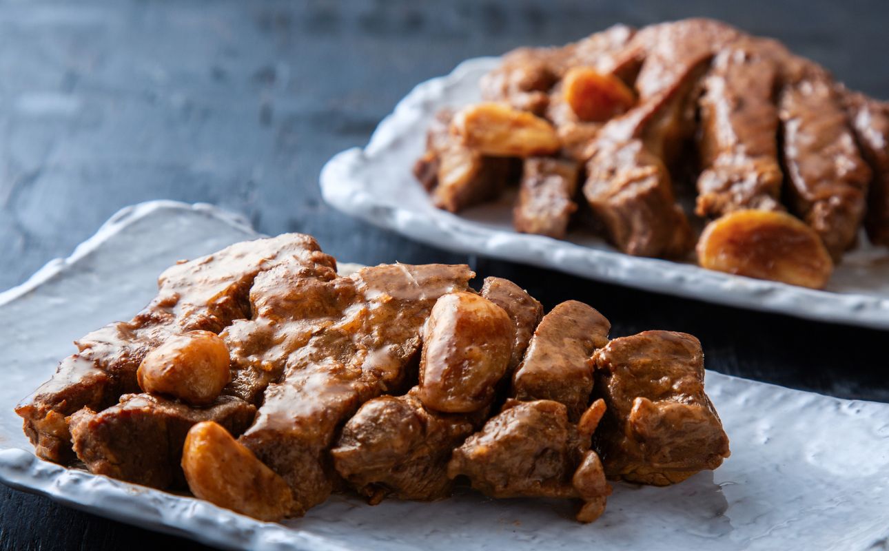 ＜定期便＞「ケンミンSHOW」をはじめ、TV番組で紹介多数！「まつもとの来来憲」の元祖・四日市名物 大とんてき 3個【４回発送】【元祖 とんてき 厳選 三重県産豚 肩ロース 豚 豚肉 肉 秘伝のたれ 病みつきの味 グルメ 簡単調理 湯銭 ギフト 贈り物 三重県 四日市市】 ＜定期便＞3個×４回配送