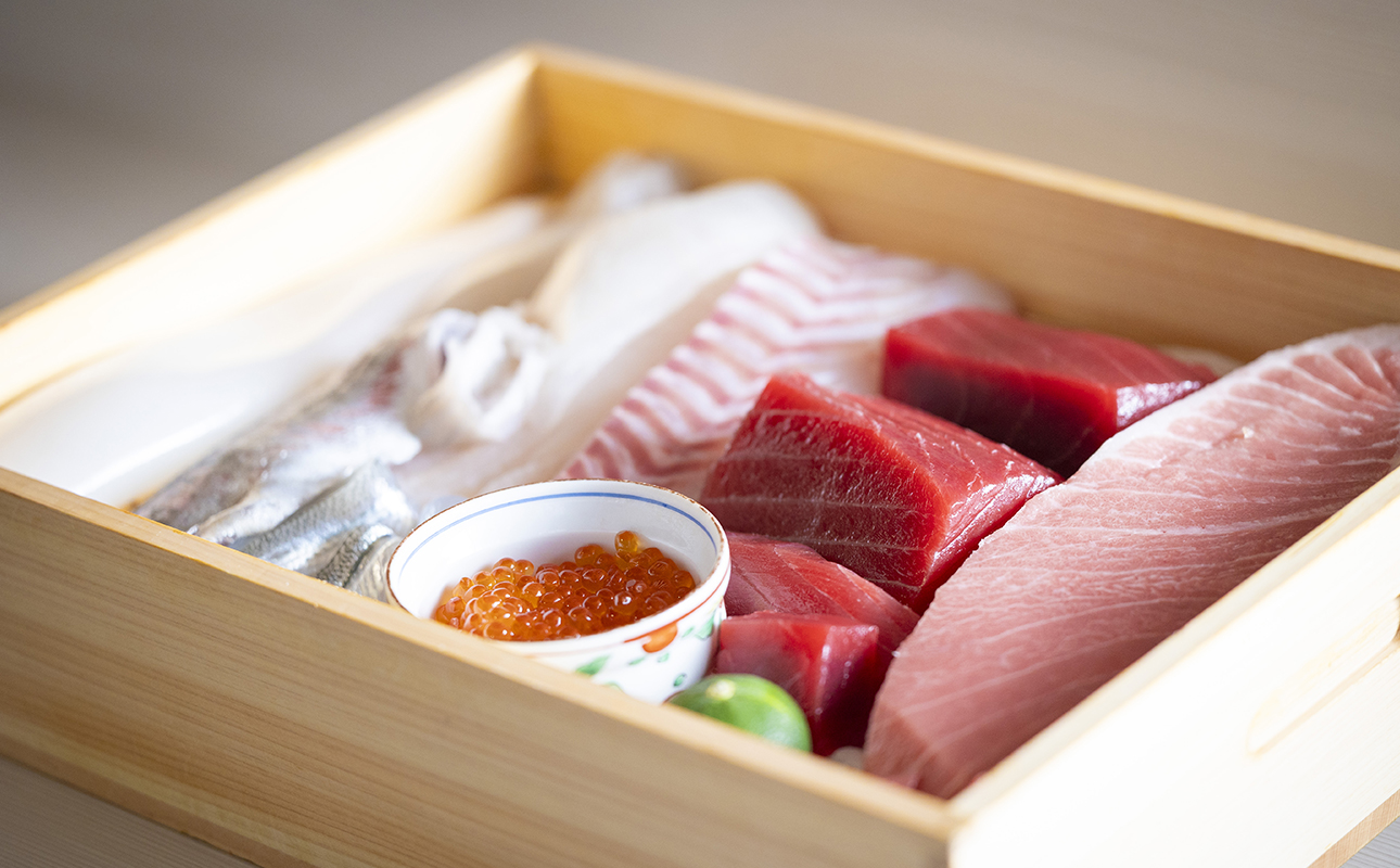 たかぎ 食事券 ￥20,000（10,000円分×2枚） 【食事券　寿司　コース　おまかせ　和食　ミシュラン　ビブグルマン　おいしい　ギフト　ディナー　プレゼント グルメ　おすすめ　家族　カップル　ペア　記念日　チケット　三重　四日市市　四日市　ふるさと納税】 20,000円分