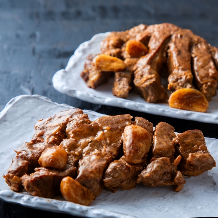 TV番組で紹介多数！「まつもとの来来憲」の元祖・四日市名物 大とんてき 1個　/ 元祖　とんてき　ビックサイズ　厳選　三重県産豚　肩ロース　豚　豚肉　肉　秘伝のたれ　病みつき　病みつきの味　こく　グルメ　簡単調理　湯銭　ギフト　贈り物　三重県　四日市市 1個