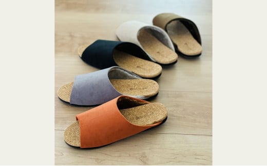 ルームシューズの理想形。天然素材、静音性、高反発クッションで足にやさしい、コルクでむれにくい、上質で厚みのあるボアで寒い季節も暖かく快適に過ごせる「バークオブケイ」コルクルームシューズ暖（Made in Japanの高品質）（秋冬用）サイズ：３L、カラー：オレンジ オレンジ サイズ３L、オレンジ