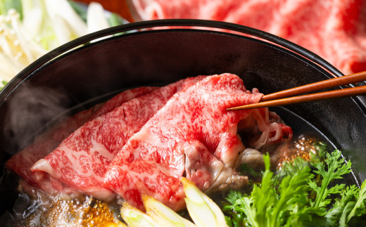 ＜定期便＞松阪牛の品評会で最優秀賞受賞歴のある 加藤牧場の黒毛和牛 ロース・肩ロース 1kg　【５回発送】/ 牛肉　国産牛　黒毛和牛　ロース　肩ロース　肉　上質　人気　おすすめ　三重県 1kg×5回