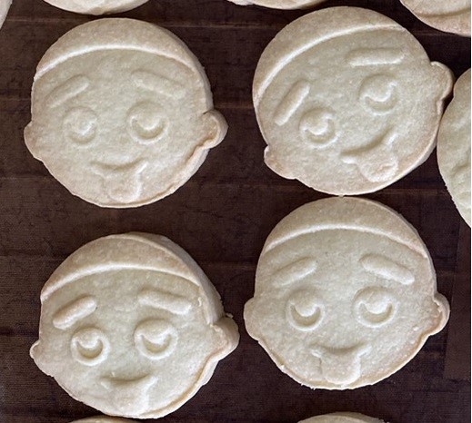 こにゅうどうくんクッキーとバスクチーズケーキセット（冷凍）