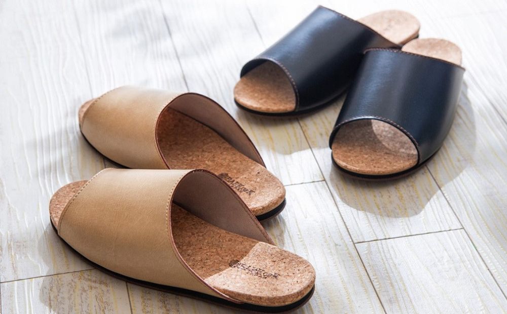 【4足セット】Made in Japanの高品質　ルームシューズの理想形。天然素材、静音性、高反発クッションで足にやさしい、 コルクでむれにくい、来客時も合成皮革とシンプルカラーのデザインで、さりげないセンスを！ 「バークオブケイ」コルクルームシューズ（3Ｌ・29.5cm・グレー） グレー 3Ｌサイズ