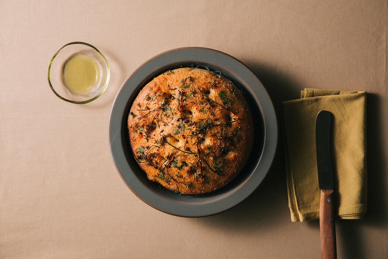 PETARI ShallowPot 24cm　Igneous Rock（ベージュ）G.M.P 【 グッドデザイン賞受賞 陶器製 万能調理土鍋 鍋 土鍋 平鍋 浅鍋 電子レンジ可 キッチン雑貨 新生活 ギフト プレゼント 三重県 四日市市】 ベージュ 24cm