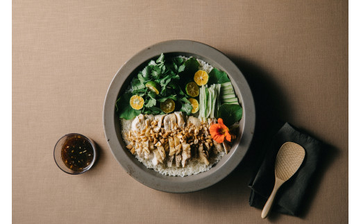 PETARI Shallow Pot　30cm Mud Stone（グレー）G.M.P 【 グッドデザイン賞受賞 陶器製 万能調理土鍋 鍋 土鍋 平鍋 浅鍋 電子レンジ可 キッチン雑貨 新生活 ギフト プレゼント 三重県 四日市市】 グレー 30cm