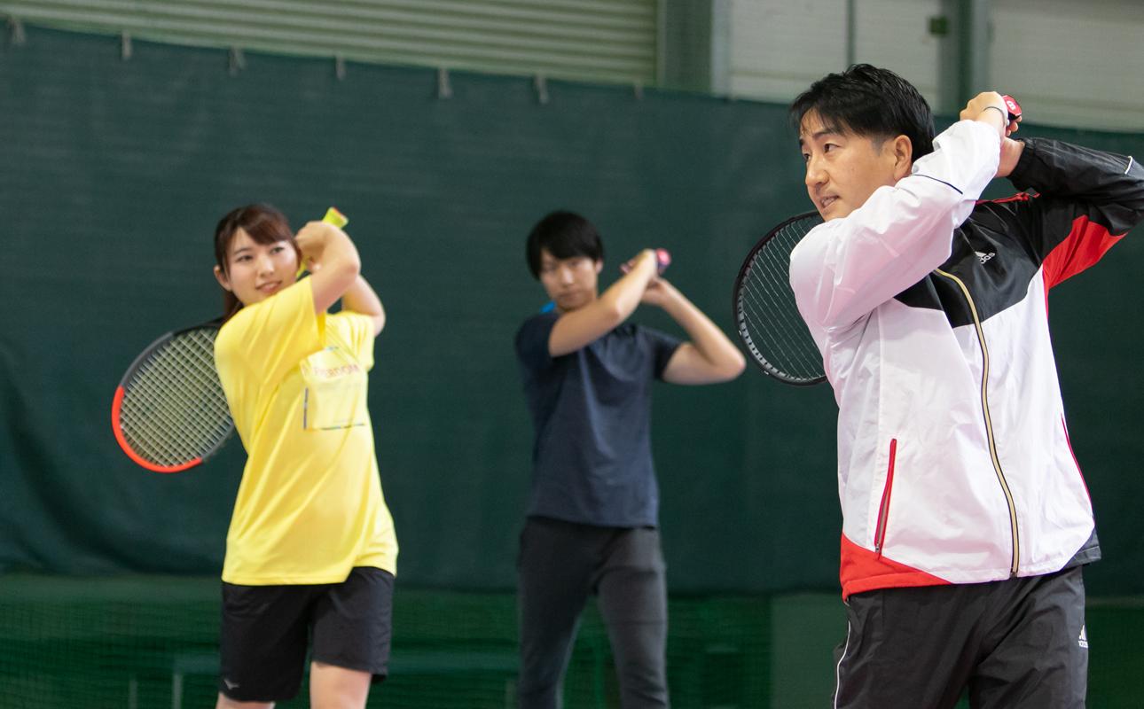 オリンピアスポーツクラブ　テニススクールレッスン受講券 12ヵ月分　/ テニス テニスクラブ パーソナルジム パーソナルレッスン パーソナル スポーツ スポーツジム ジム スポーツクラブ 定期券 ジム利用 筋トレ 健康 運動 体験型 三重県 四日市市 ふるさと納税 12ヵ月分