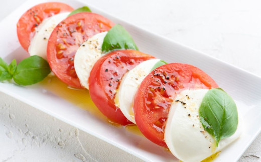 鈴鹿山麓トマト「桃太郎トマト」箱詰め（中箱2kg前後）【トマト ミニトマト 採れたて 自然 栽培 水耕栽培 野菜 甘い あまい おいしい 美味しい 三重県 四日市市 ふるさと納税】 桃太郎トマト(2kg)