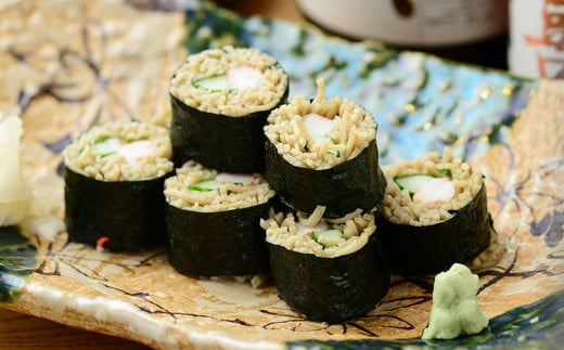 日経新聞お取り寄せランキング全国1位の店　そばの栽培から茹で方まで徹頭徹尾のこだわり　石挽き十割(いしびきじゅうわり)そば　老梅庵（ろうばいあん）食事券￥5,000 【そば 蕎麦 十割そば 石臼 手打ち 食事券 チケット ランチ ディナー 和食 居酒屋 会食 天ぷら 刺身 料理 焼酎 魚 肉 旅行 観光 おすすめ 人気 家族 ファミリー 夕食 昼食 三重県 四日市市 ふるさと納税】