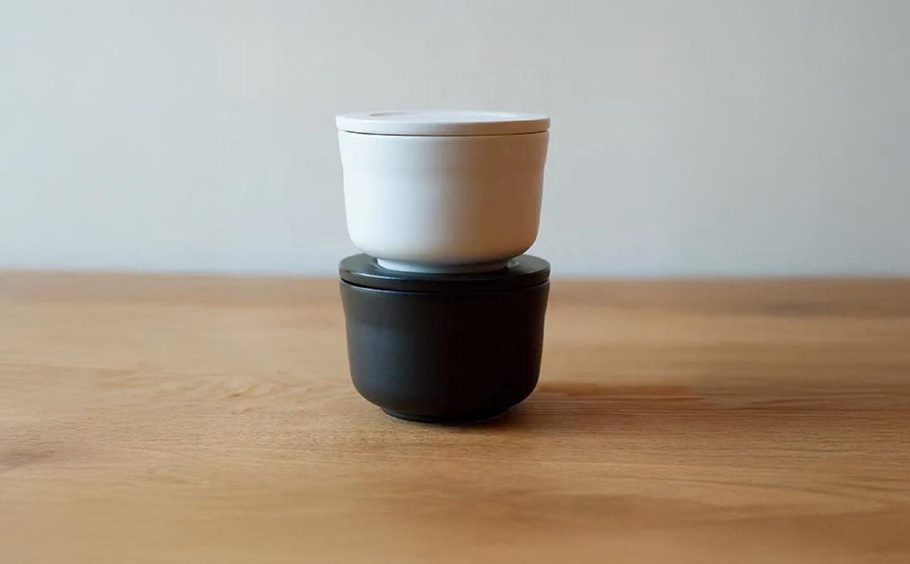 カラー：（上）白、（下）黒