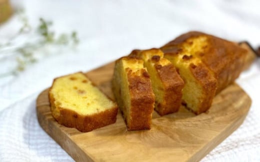 保存料・着色料は使用せず、三重県産高級小麦粉を使ったHideka.5のパウンドケーキ　オレンジ　フルサイズ1本　Hideka.5【パウンドケーキ お取り寄せ グルメ スイーツ お菓子 おやつ 洋菓子 ケーキ オレンジ ギフト 贈り物 三重県 四日市市 四日市】 オレンジ