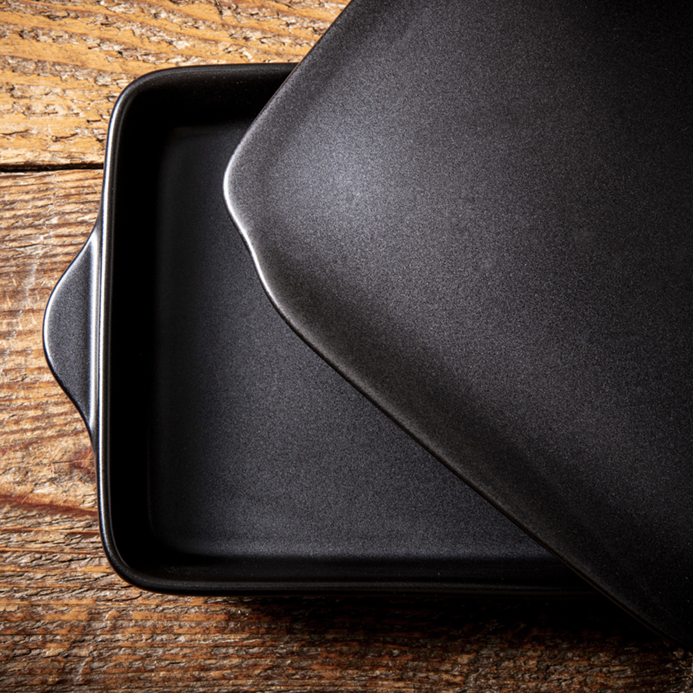 【萬古焼(ばんこやき)】Handmade土鍋 弥生陶園　職人が一つ一つ丁寧に成形し焼き上げる、こだわりの逸品　土鍋の国内生産80％のシェアを誇る伝統の萬古焼　TS-802 グリラー（ウィング）（黒釉）鉄より軽い！手間いらずの耐熱陶器製「魚焼グリル対応のグリラー」【プレート、魚料理、肉料理、朝ごはん、朝食、目玉焼き、野菜、グラタン、アヒージョ、簡単調理、ペア、耐久性、人気、おすすめ、旨み、うまみ】 グリラー（ウィング）