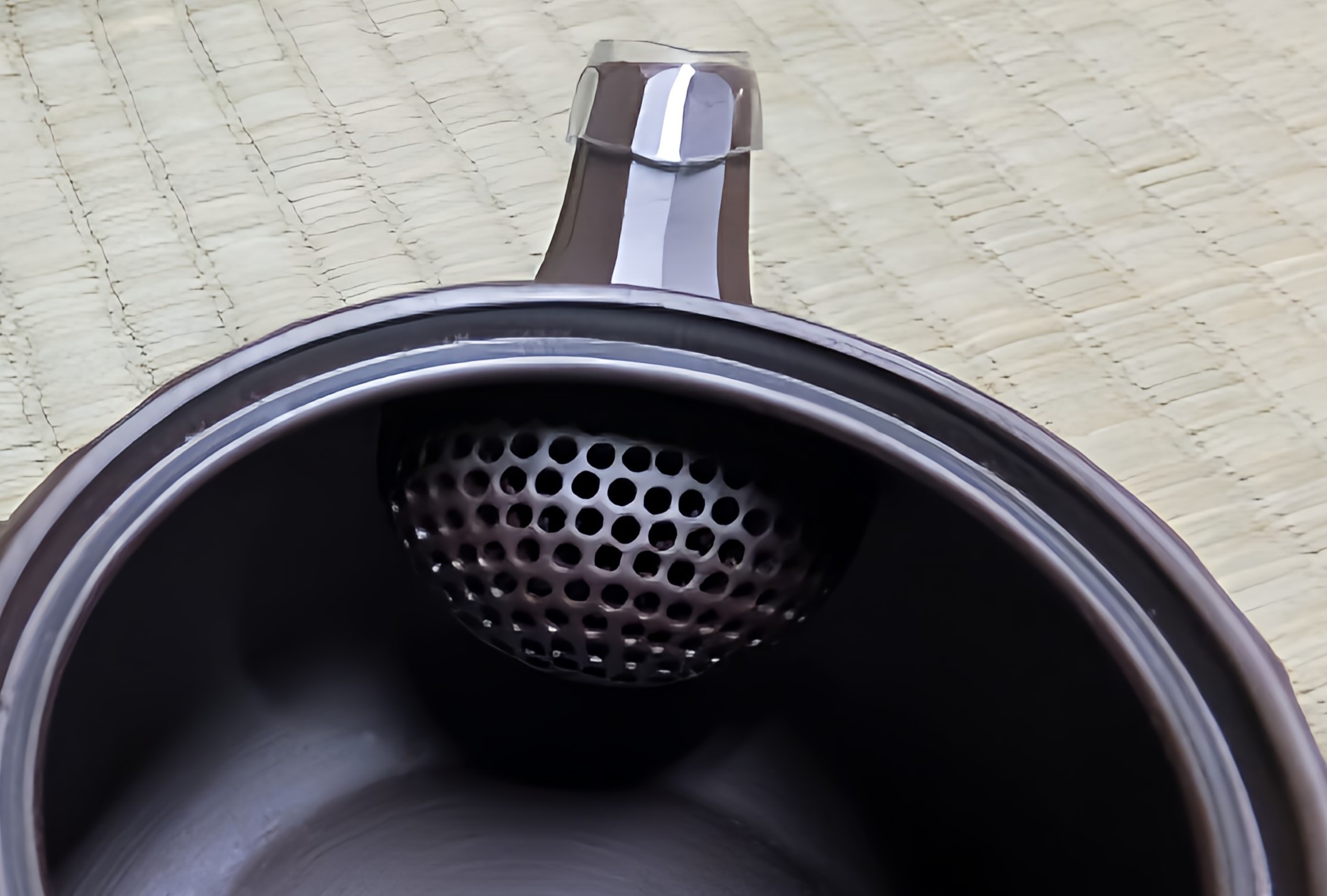 【萬古焼（ばんこやき）】通商産業省指定伝統工芸士　森伊呂久作四日市萬古焼急須 1.5号栗型ダイヤ急須（ツマミ丸） 栗型