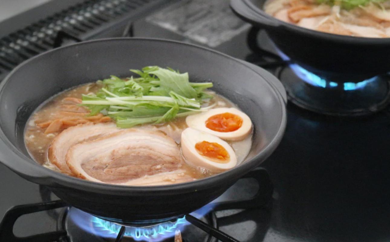 【萬古焼（ばんこやき）】安政三年創業。江戸時代から続く老舗窯元が開発。直火も可能な料理兼用食器　華月　KOKURYU ネイビー 【ごはん鍋　ごはん炊　孤高　グルメ　KAGETSU 三重県 四日市市ふるさと納税】 ネイビー