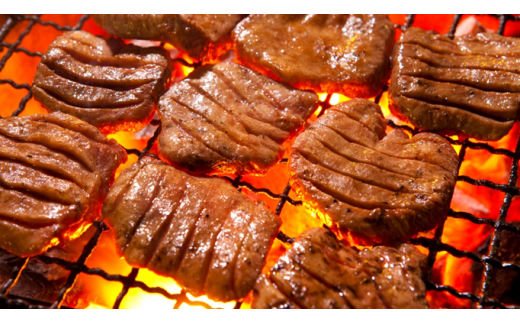 牛タンの美味しさの新境地。ごまの風味と香りの厚切り牛タン900g　試行錯誤でたどりついた、この味付け！牛タン タン肉 厚切り 胡麻油 ごま油 ゴマ油 焼肉 焼き肉 切り落とし カット済み お取り寄せ タン先 タン中 タン元 簡単料理 キャンプ 人気 厚切り牛タン 焼き肉牛タン 焼肉牛タン ごま風味 ゴマ風味 胡麻風味 BBQ 900g