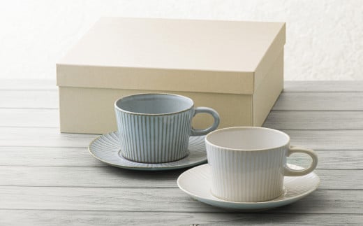 【萬古焼（ばんこやき）】４ｔｈ-ｍａｒｋｅｔプラートカップ＆ソーサーギフト２客セット　4th-market 食器 カップ ソーサー ギフト カフェ 陶器 陶磁器 テーブルウエア 皿 セット 日本製 ティーカップ コーヒーカップ 贈答 贈答品 プレゼント おしゃれ かわいい 結婚祝 出産祝 誕生日 普段使い 手作り 雑貨 伝統工芸 白 グレー シンプル