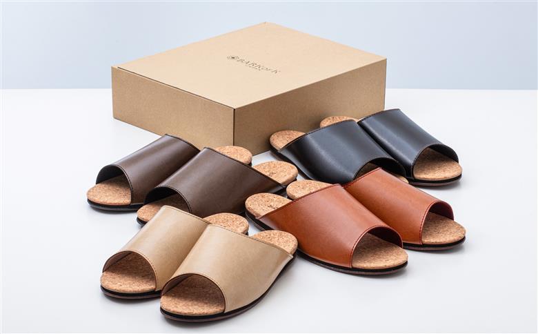 【2足セット】Made in Japanの高品質　ルームシューズの理想形。天然素材、静音性、高反発クッションで足にやさしい、 コルクでむれにくい、来客時も合成皮革とシンプルカラーのデザインで、さりげないセンスを！ 「バークオブケイ」コルクルームシューズ（Ｌ・26.5cm・ブラック） ブラック Ｌサイズ