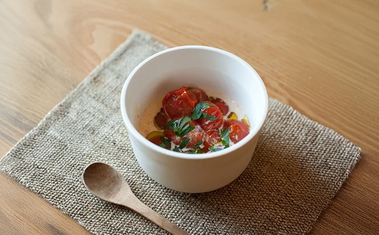 【萬古焼（ばんこやき）】ごはんを美味しく保存するスタイリッシュなおひつ 4th-market ヤソハチ お櫃 一碗 白1個【八十八、おひつ、米、新米、レンジ、保温、保冷、万能、おしゃれ、かわいい、結婚祝、出産祝、セット、贈答、普段使い、手作り、一人用、家庭用、一人暮らし、家族、ファミリー、新生活、三重県 四日市市 ふるさと納税】 白