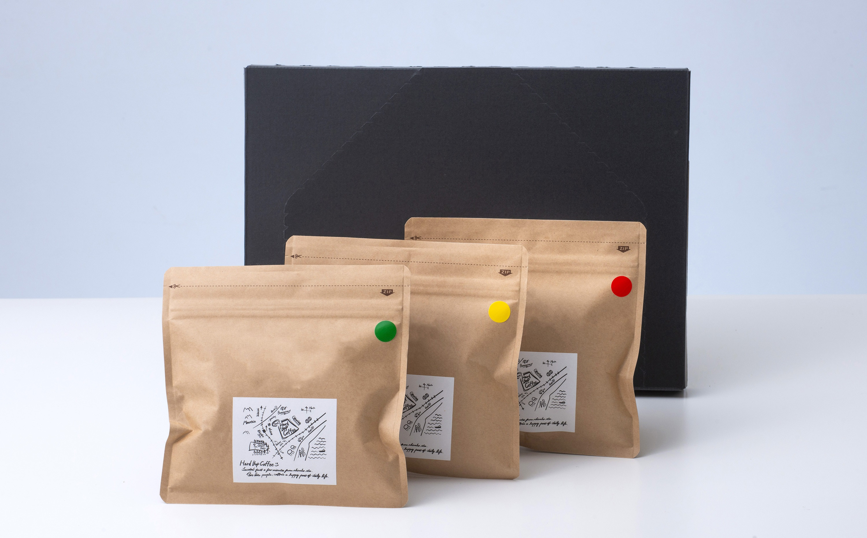 最上級の豆を純・焙煎で！ 雑みのない、豆本来のおいしさを凝縮。最上級ランクの豆のみを使用し、焙煎職人が、手作業でひとつひとつ欠陥豆（カビ・虫食い・未成熟など）を除去。 「純･焙煎・ふるさとブレンド」Hard Bop Coffee（ハードバップコーヒー）から。【粉】［ コーヒー 珈琲 ブレンド 最上級豆 スペシャルティ 自家焙煎 焙煎 オリジナル ギフト ］ 粉