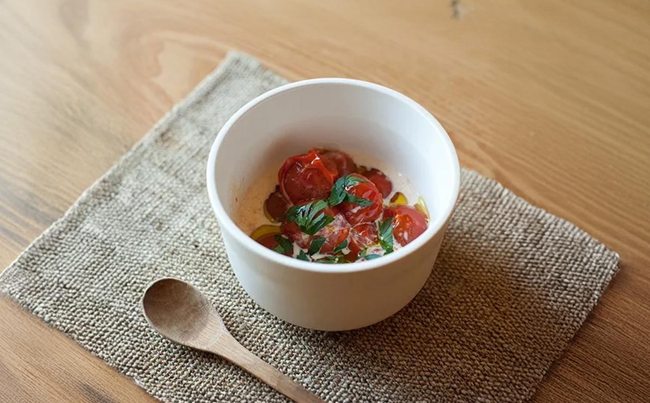 【萬古焼（ばんこやき）】ごはんを美味しく保存するスタイリッシュなおひつ 4th-market ヤソハチ お櫃 一碗 白1個【八十八、おひつ、米、新米、レンジ、保温、保冷、万能、おしゃれ、かわいい、結婚祝、出産祝、セット、贈答、普段使い、手作り、一人用、家庭用、一人暮らし、家族、ファミリー、新生活、三重県 四日市市 ふるさと納税】 白