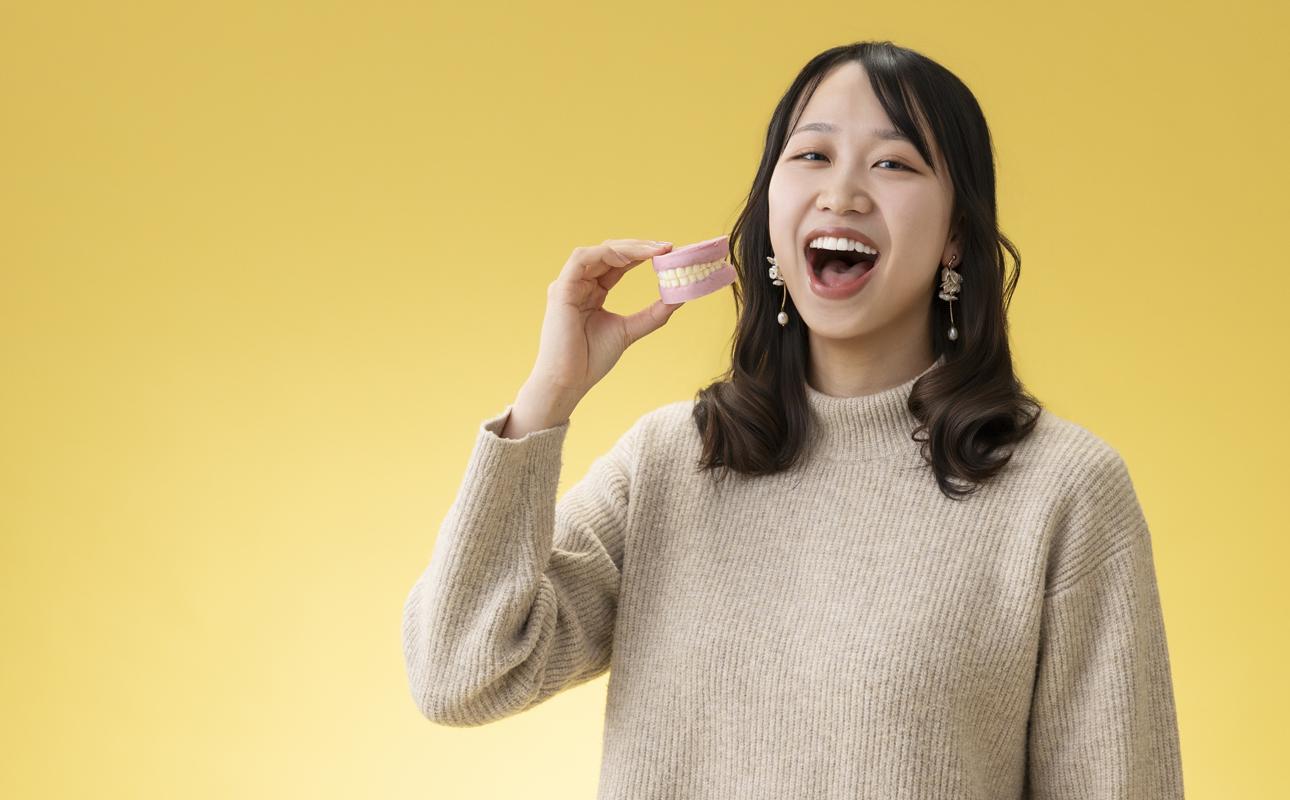 ハロウィン・バレンタインデーチョコレートのニューウェーブ。あなたと一緒にいればー「入れ歯チョコレート」（5個セット）ハロウィンの仮装に。バレンタインデーのサプライズに。【チョコ、チョコレート、サプライズ、ギフト、贈り物、ハロウィン、バレンタイン、プレゼント、ストロベリー、苺チョコ、おいしい、楽しい、仮装、ファミリー、家族、パーティ、こども、三重県、四日市市、ふるさと納税】 5個セット