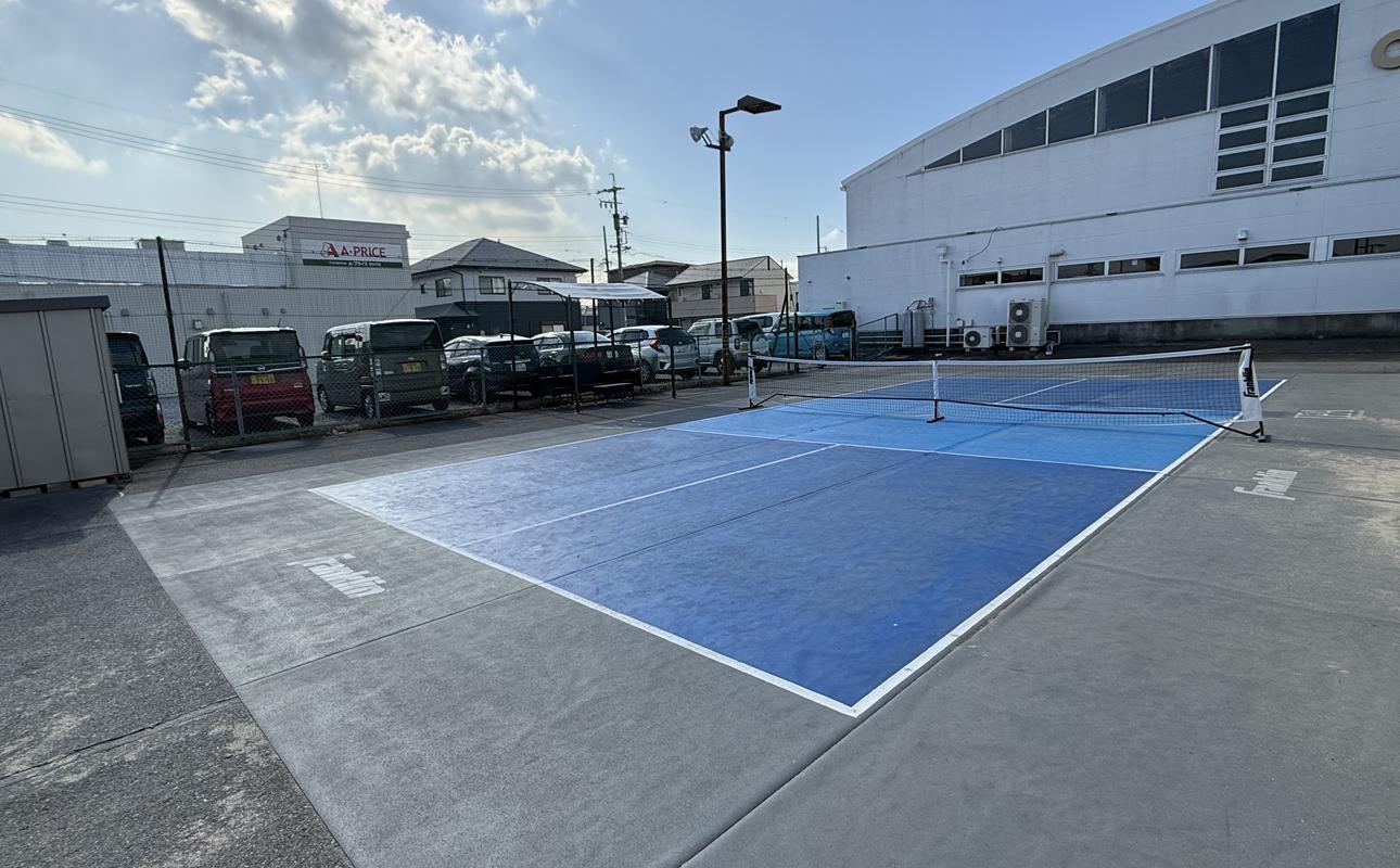 オリンピアスポーツクラブ　テニススクールレッスン受講券 1ヵ月分　/ テニス テニスクラブ パーソナルジム パーソナルレッスン パーソナル スポーツ スポーツジム ジム スポーツクラブ 定期券 ジム利用 筋トレ 健康 運動 体験型 三重県 四日市市 ふるさと納税 1ヵ月分