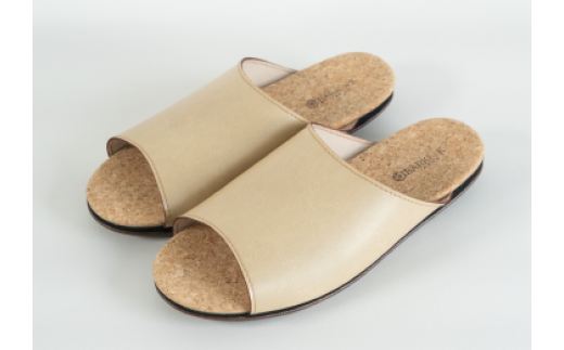 Made in Japanの高品質　ルームシューズの理想形。天然素材、静音性、高反発クッションで足にやさしい、 コルクでむれにくい、来客時も合成皮革とシンプルカラーのデザインで、さりげないセンスを！ 「バークオブケイ」コルクルームシューズ（Ｍ・25.0cm・ベージュ） ベージュ Ｍサイズ