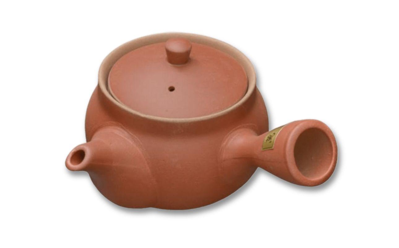 四日市が誇る伝統の萬古焼。手馴染みの良い朱泥急須です。
