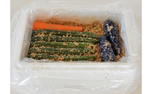 1572　老舗 漬物屋 ぬか床 2kg ＋ 野菜セット 林商店 ふるさと納税 ぬか漬け 腸活　胡瓜 きゅうり 茄子 ナス 人参 にんじん 伊勢市 伊勢志摩 三重 伊勢沢庵 各種漬物 製造本舗 お取り寄せ 和食