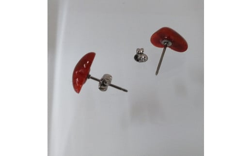 1063珊瑚ピアス・ハート