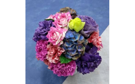 1316マイスターが制作する季節のフラワーアレンジメント　アレンジメント 花 フラワー 季節 マイスター フラワーデザイン フラワーアレンジメント