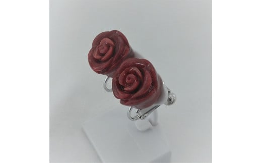 1323珊瑚イヤリング・バラ