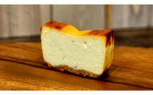 1624 ゴルゴンゾーラと蜂蜜のベイクド　チーズテリーヌ　1本　FROM　伊勢志摩　ふるさと納税　スイーツ　チーズケーキ　デザート　菓子　テリーヌ　濃厚　蜂蜜　はちみつ　バニラ　卵　生クリーム　バター　贈答　プレゼント　伊勢市