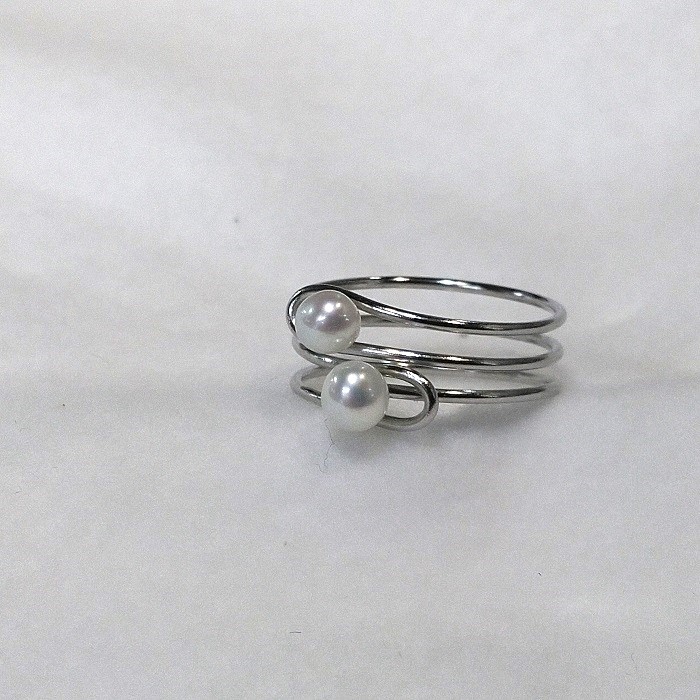 1793　リング・ダブルパール（ボタン）銀色　真珠 指輪 アクセサリー 母の日のプレゼント キュートなリング カジュアルアクセサリー 装飾品 オシャレアイテム クリスマスプレゼント 淡水パール 愉しい贈り物 ポピュラーアクセサリー 自分へのご褒美 ピッタリフィット