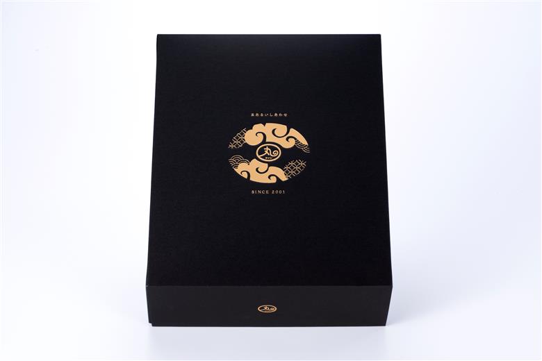 1894 ウァン　豚まん・松阪牛まん（各４個） 　冷凍　惣菜　三重県　伊勢市　伊勢志摩　具沢山　ずっしり　もちもち　国産豚肉使用　玉ねぎの甘味　栗入り　あんこ　贅沢 肉まん　中華まん　冷凍　惣菜　三重県　伊勢市　伊勢志摩　具沢山　ずっしり　もちもち　国産豚肉使用　玉ねぎの甘味　松阪牛　すき焼き風　個包装　8個　2種類　各4個