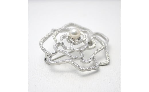 298 アコヤ真珠ブローチ（バラモチーフ）
