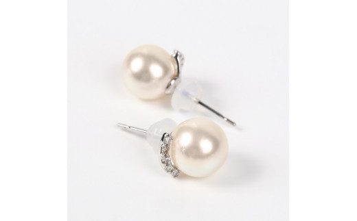 697 K18WGあこや本真珠ダイヤモンドピアス　7.5mmUP