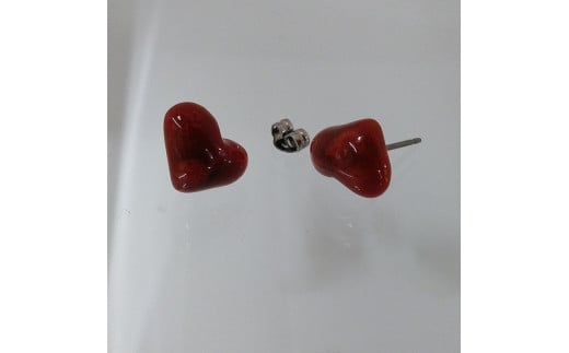 1063珊瑚ピアス・ハート