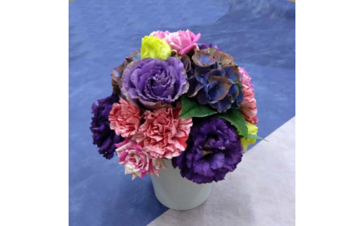 1316マイスターが制作する季節のフラワーアレンジメント　アレンジメント 花 フラワー 季節 マイスター フラワーデザイン フラワーアレンジメント