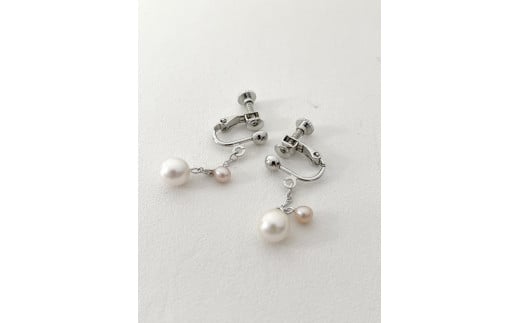 1366 二見結ひ　真鍮イヤリング（あこや真珠6.0mm、淡水真珠3.0mm）09　真鍮　二見　夫婦岩　あこや真珠　ギフト　プレゼント　普段使い