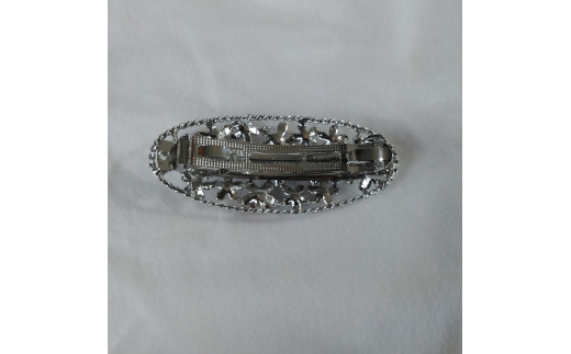 1617　珊瑚髪留め・小判（ピンク）