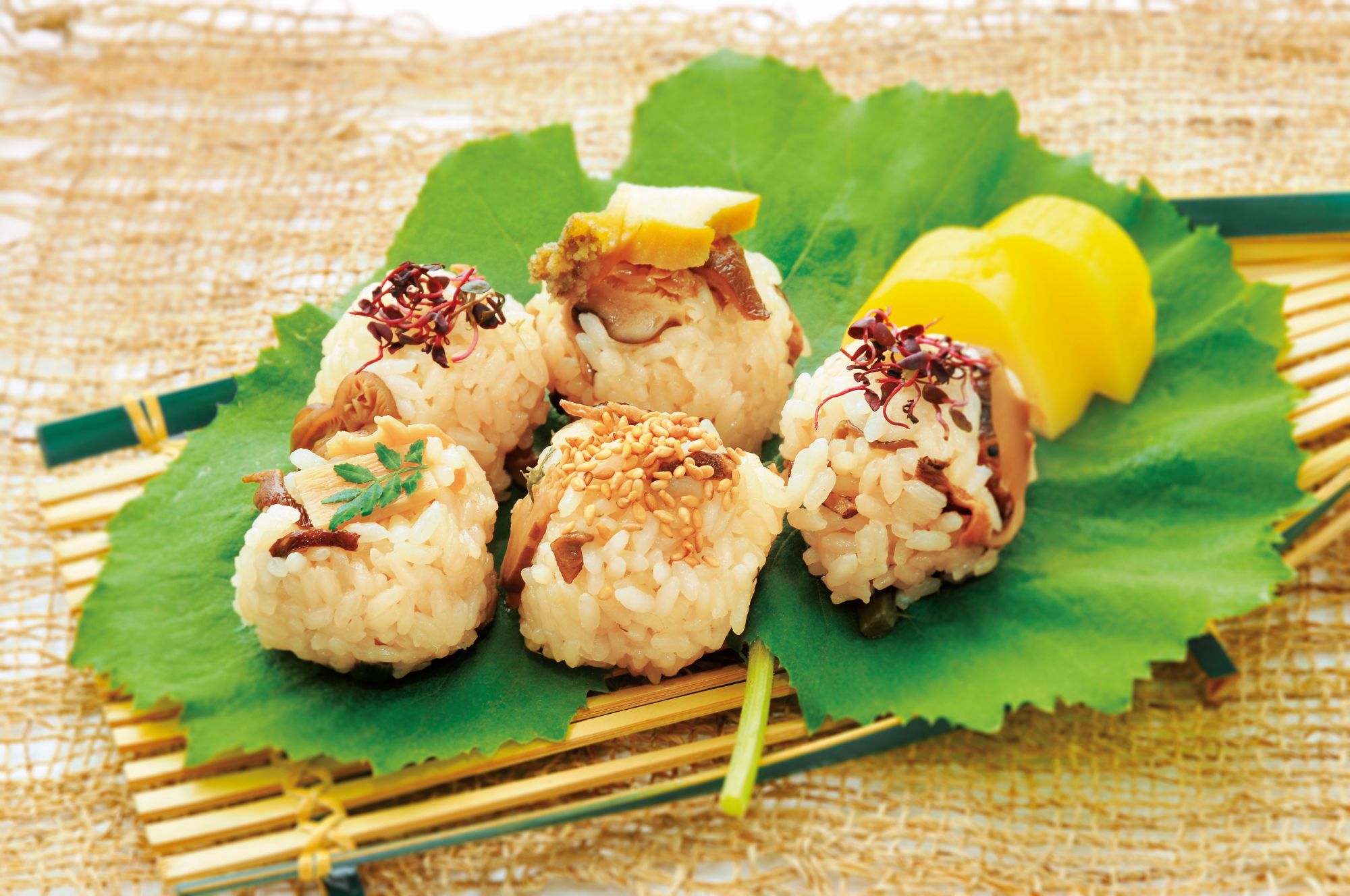 1756　〈伊勢せきや〉あわびごはんの素 2袋　ごはんの素 炊き込みご飯 簡単 便利 お弁当 おにぎり 特製